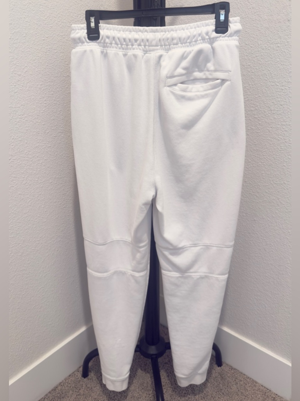 🤍 Nike Jordan White Jogger Sweatpants - Picture 2 of 9